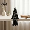 Geheimnisvolle Gesichtslose Frau Statue Gotische Kapuzenhexe Skulptur, Sitzende Dame Dunkle Ästhetik Atmosphärische Tischplatten-Dekoration Figur, 3D-Gedruckt