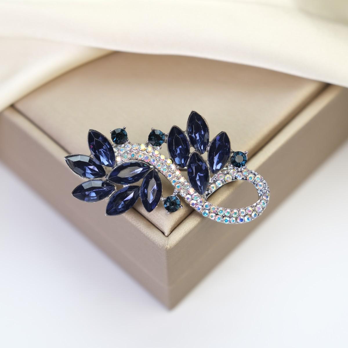 

Роскошная брошь с фиолетовыми кристаллами и стразами: Элегантная женская брошь высокого класса