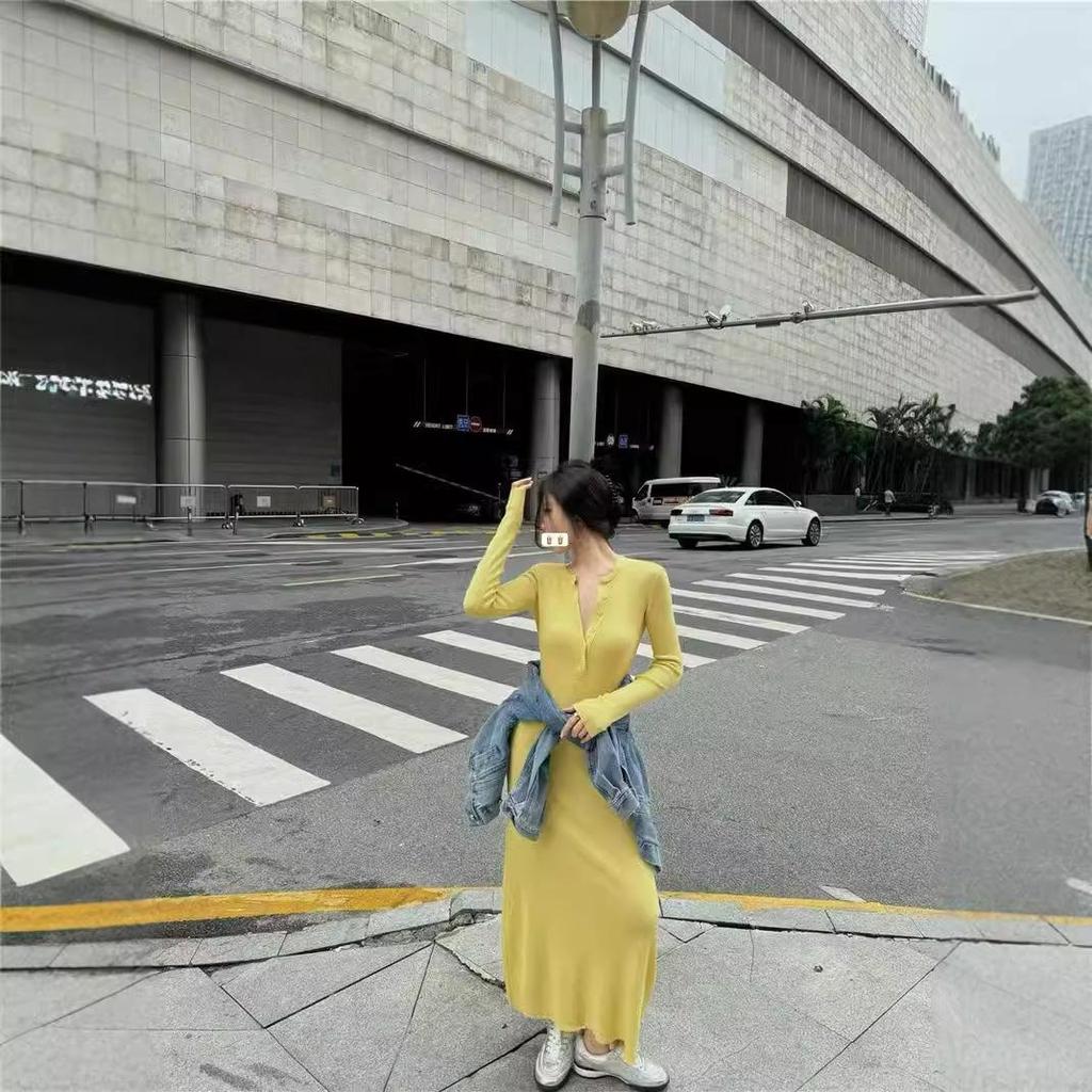 Rochie Tricotată Galbenă Stil Coreean Slim-Fit cu Mâneci Lungi - Rochie Lungă Casual de Toamnă pentru Femei, Cambrată în Talie, Muldând Șoldurile