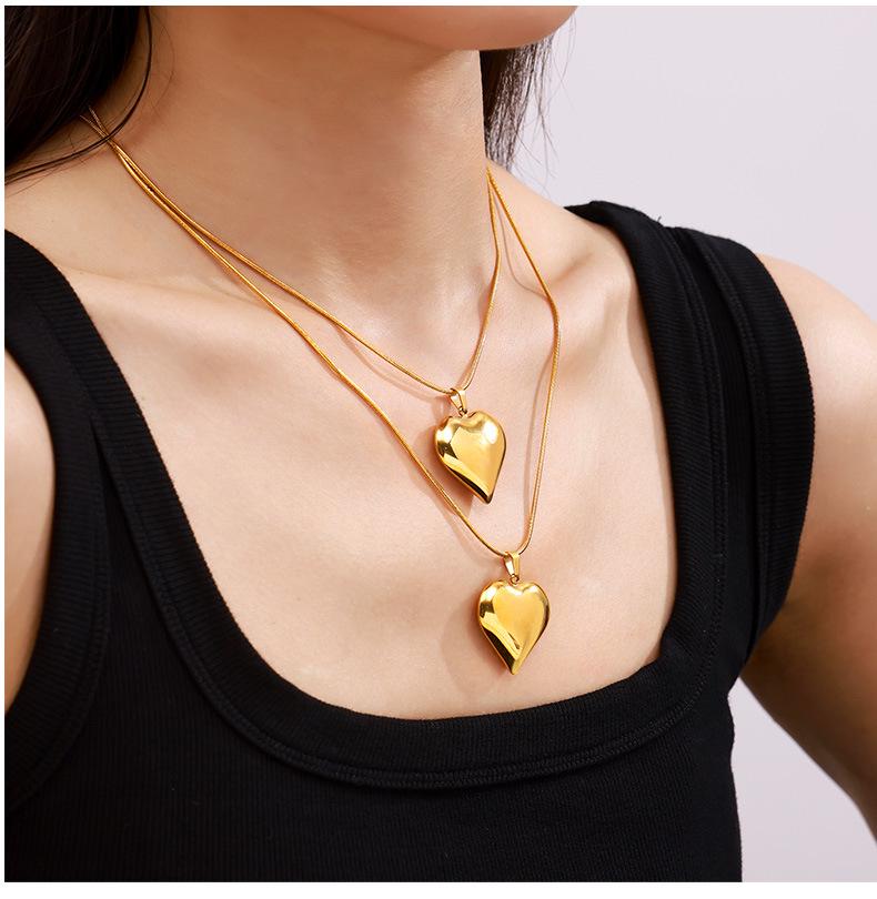 18K Gold-Plated Heart Pendant Titanium Clavicle Chain - European & American Retro Chic Style Jewelry