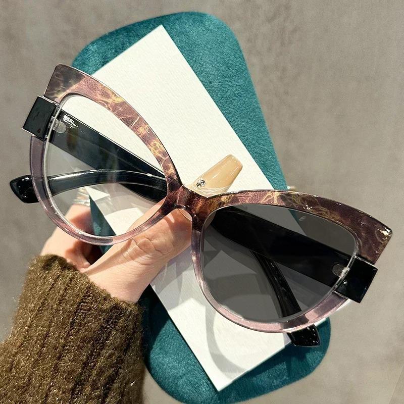 Women Large Frame Pochromic Reading Glasses Trendy Cat Eye Far-sighted Eyewear Men Oversized HD Presbyopia Sunglasses