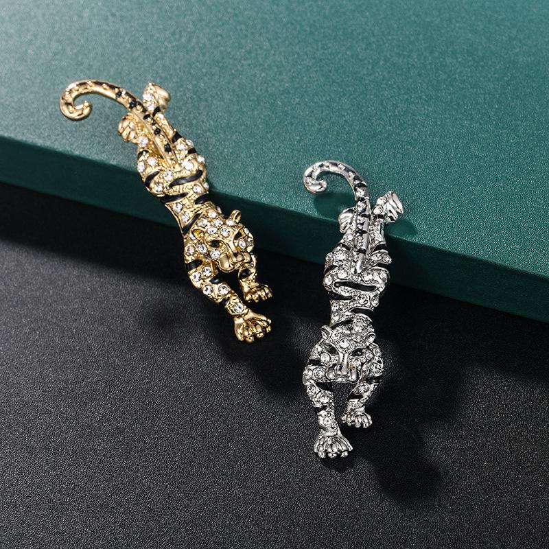 Tiger Brooch Corsage Pin - Fashionable Metal Animal Jewelry for Suit Jackets