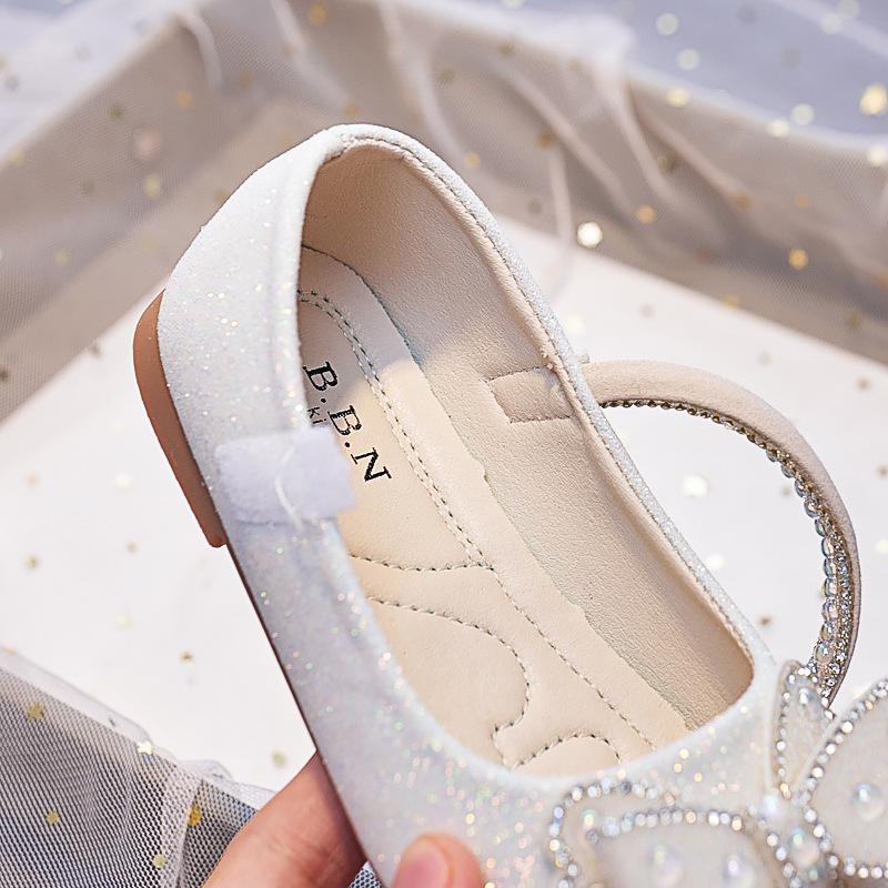 Girls' 2025 Autumn Princess Shoes: Stylish Round Toe Soft Soles with Shiny Bow Crystal Design