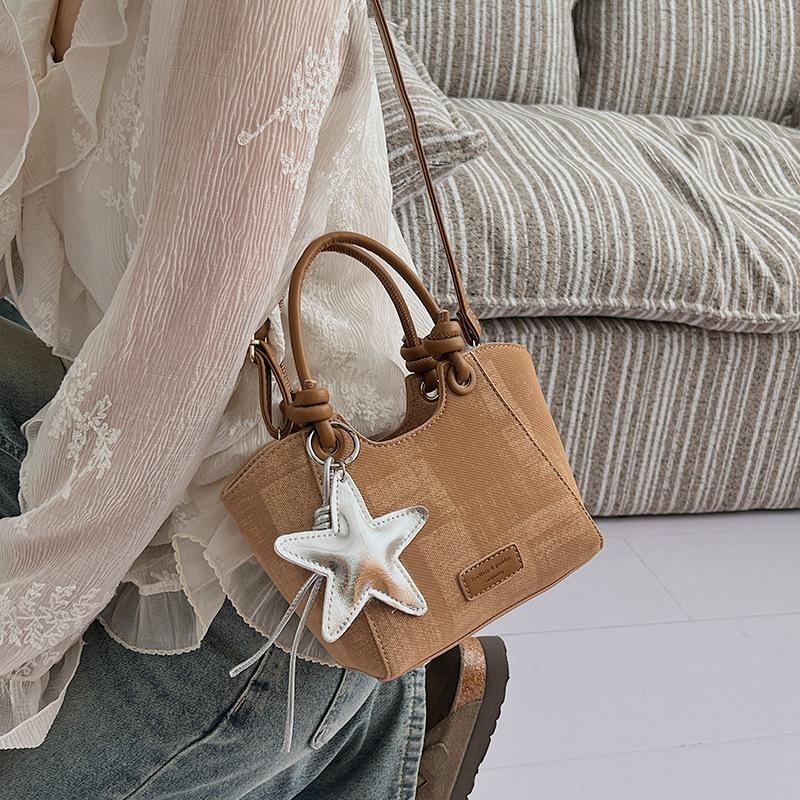 

New Korean Style Crossbody Bags for Women Fashiable and Versatile Shoulder Bags Trendy Color Block Large Capacity Handbag with a pendant