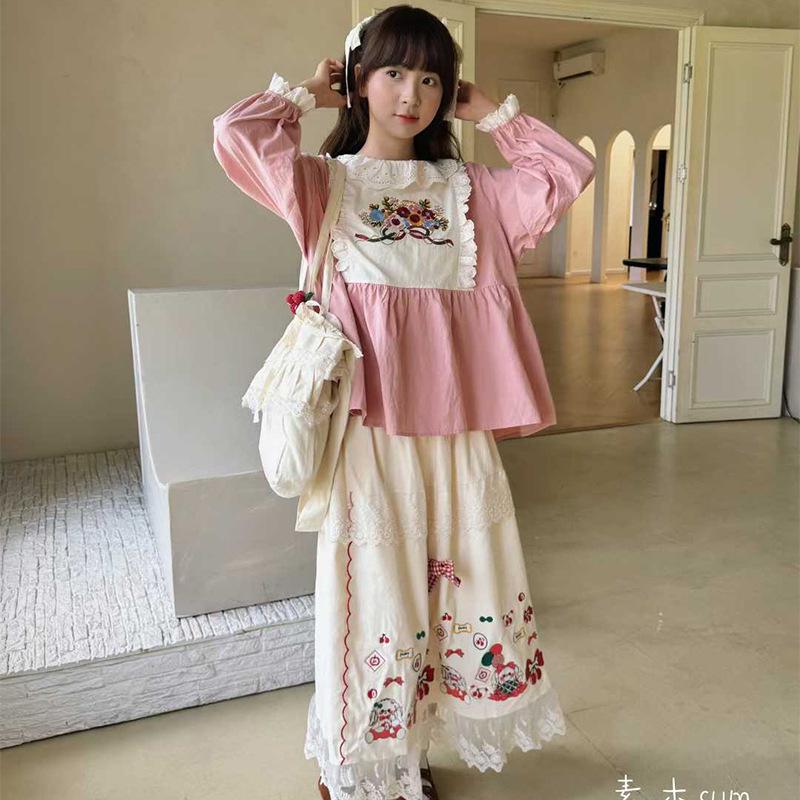 2025 Autumn Forest Style Color Block Lace Trim Embroidered Round Neck Long Sleeve Top