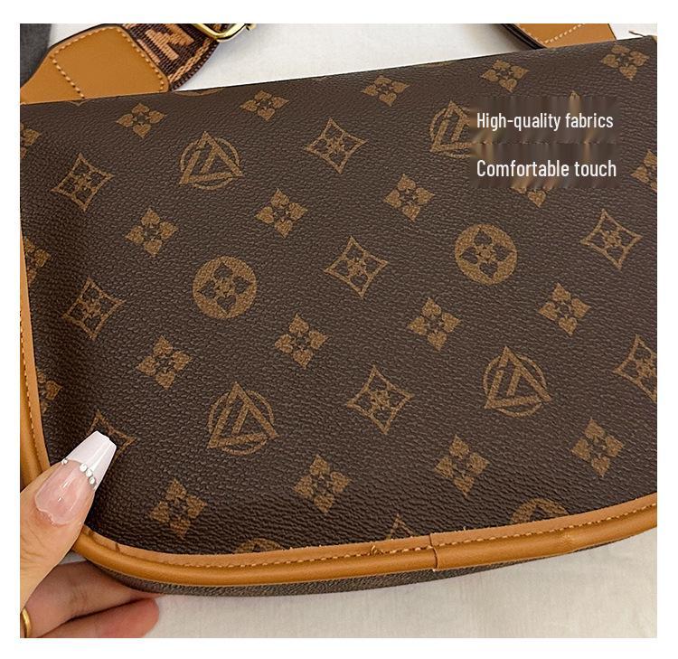 Trendy Women's Single-Shoulder Crossbody Bag - Fashionable High-End Small Square Commuter Bag