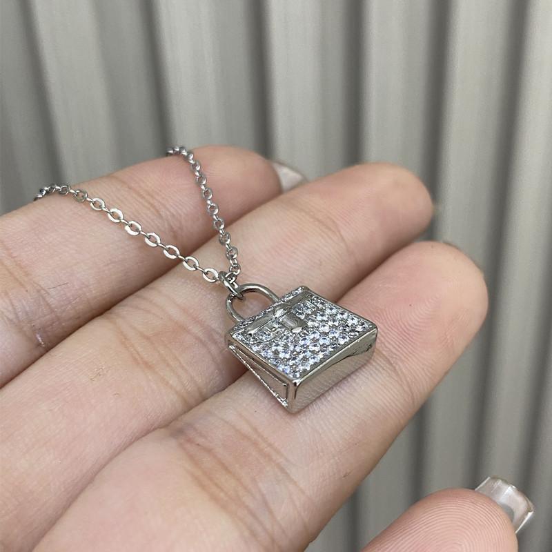 

New Seiko full diamond H letter bag necklace, collarbone chain платиновий
