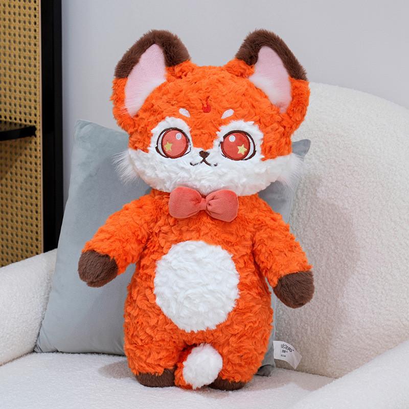 Rozkošný černý plyšový kocour Devon Rex s nadýchanou srstí pro útulné mazlení a dekoraci