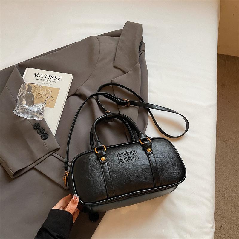 

Нишевая ретро портативная сумка-подушка женская сумочка 2025 осень новая модная высокоценная на плечо сумка-мессенджер