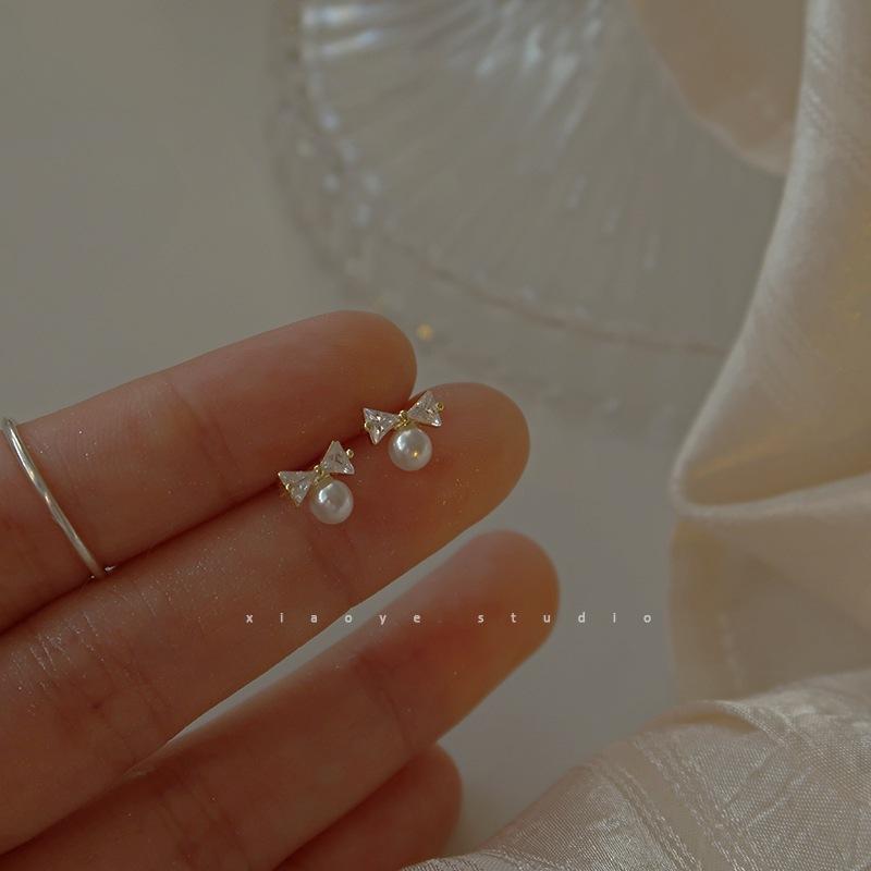 Silver Needle Simple and Small Bow Pearl Stud Earrings Women, Temperament Versatile Earrings Exquisite Earrings