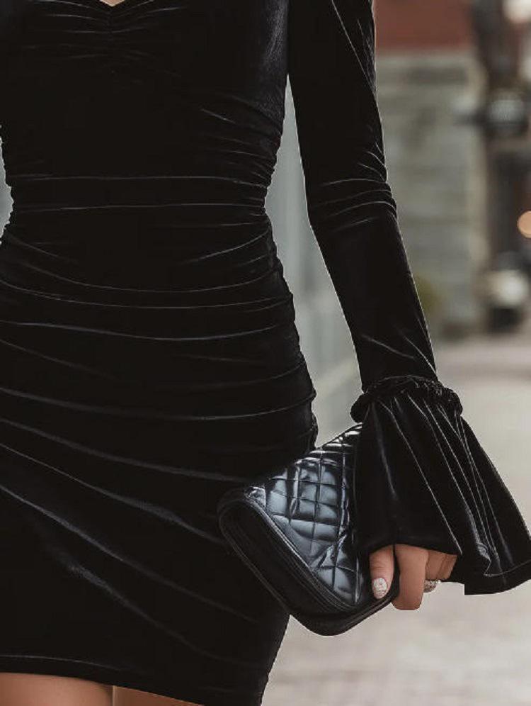 European & American Style Black Velvet V-Neck Slim-Fit Long-Sleeved Dress – Autumn/Winter Fashionable Short Skirt for Women