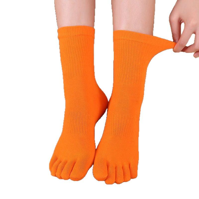 Women's Five-Toe Mid-Calf Split-Toe Socks: Solid Color, Sweat-Wicking, Cute, for Spring, Autumn, Winter