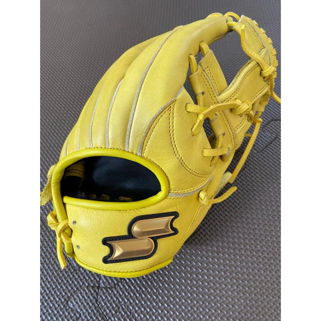 Used Good condition SSK softball baseball glove yellow