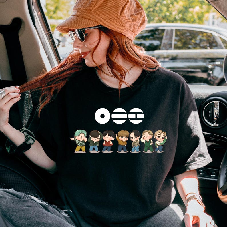 Cute K-pop Chibi Boy Band Shirt – Golden Maknae Inspired Tee Men Women Vintage Top Hip Hop Streetwear Oversized Tshirt