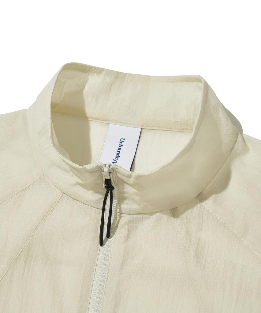 Urbandtype Airlight High-Neck Windbreaker_Cream