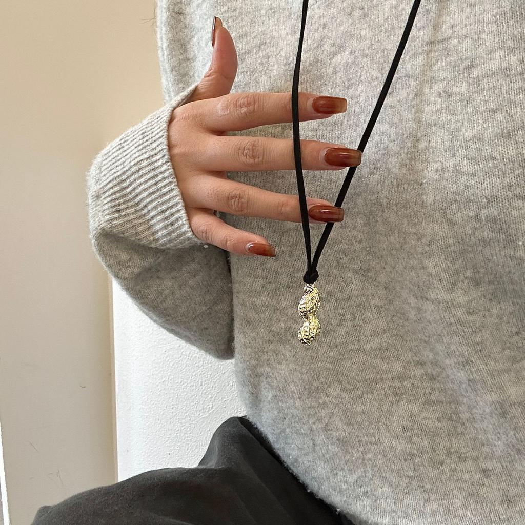 Guochao Ancient Law Good Thing Peanut Pendant Necklace Women'S Light Luxury Niche Unique Personality Fashion Versatile Neck Chain Sweater Chain