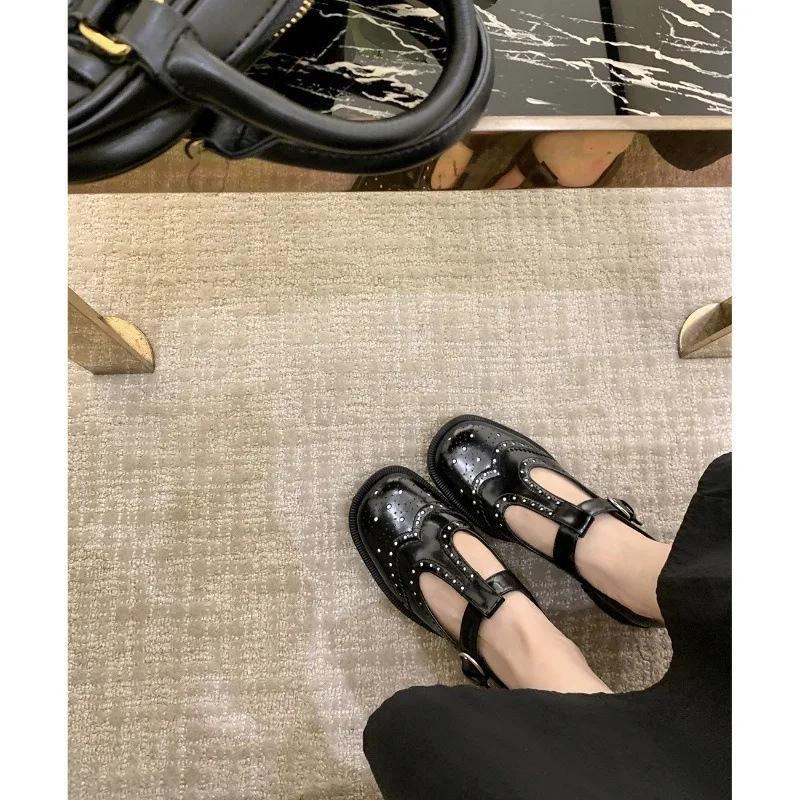 Fashion Women's High Heels with Carved Patterns, Thick Heels, T-belt, and Loafers  Retro Shoes Women