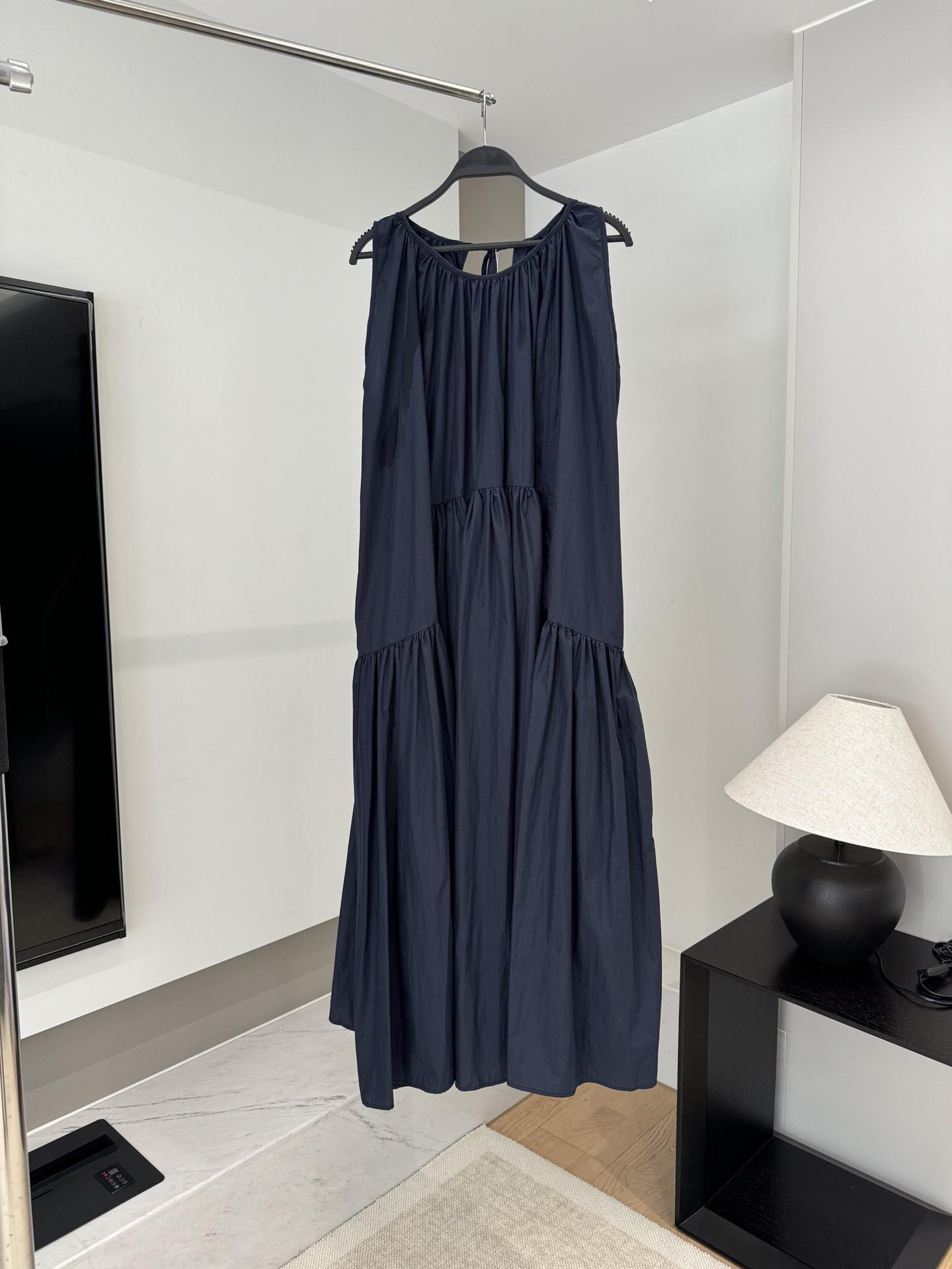 

Темно-синее платье А-силуэта без рукавов - Коллекция весна/лето 2025 XS темно-синий