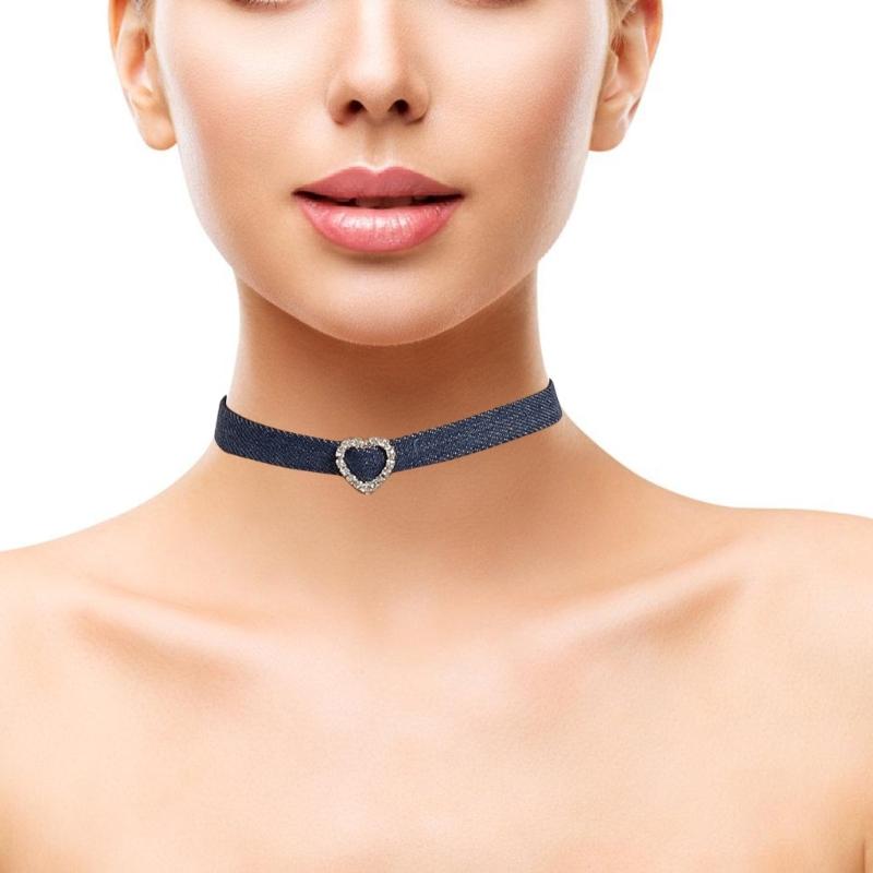 Modische Choker-Halskette aus Denim-Stoff für Damen, verstellbare Schlüsselbeinkette, Strass-Anhänger, Halsketten-Accessoire