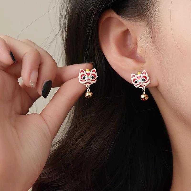 2024 Chinese-Style Red Little Lion Earrings: Festive New Year Accessories for Women