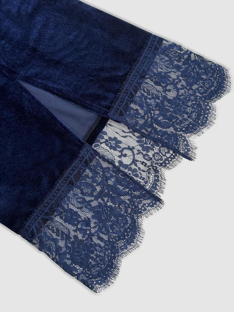 Retro Lace Velvet Deep V-Neck Long Sleeve Dress with Waist-Cinching and Hip-Hugging Skirt