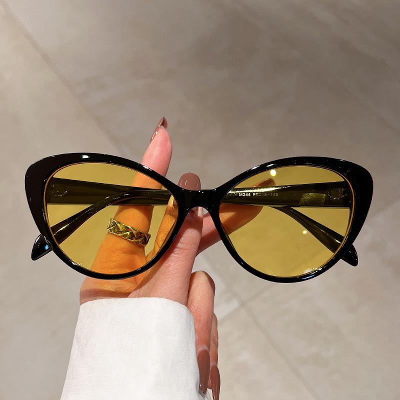 Vintage Oversized Cat Eye Sunglasses Women Fashion Trending Luxury Brand Designer Popular Sun Glasses Sexy Ladies Punk Shades Uv