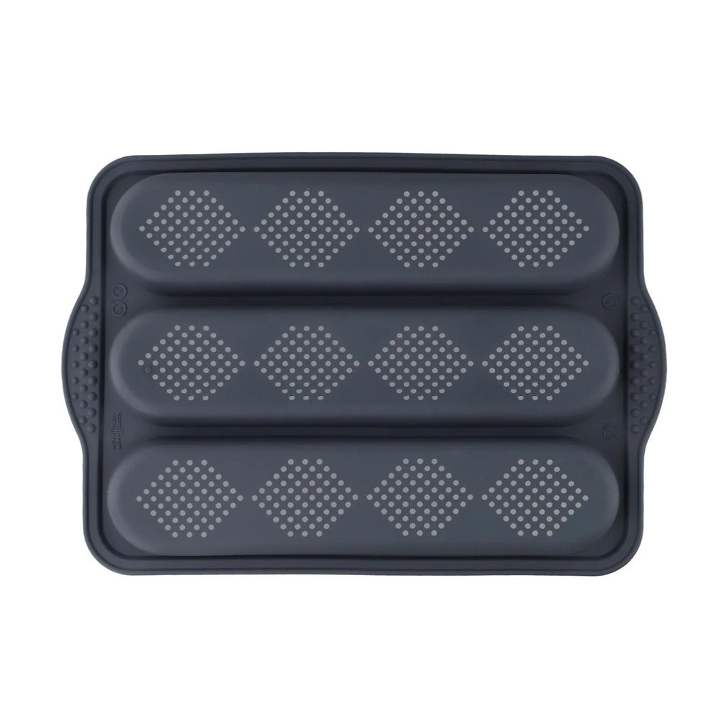 This high performance silicone baking tray provides an optimal experience when making delicious homemade bread