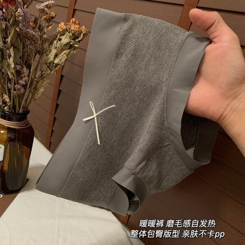 New medium and high waist abraded threaded pure cotton underwear with buttocks and no buttocks. Girls' triangle shorts autumn and winter