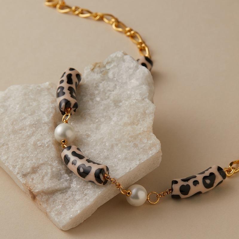 Leopard Print Elegant Pearl Retro Clavicle Necklace For Women