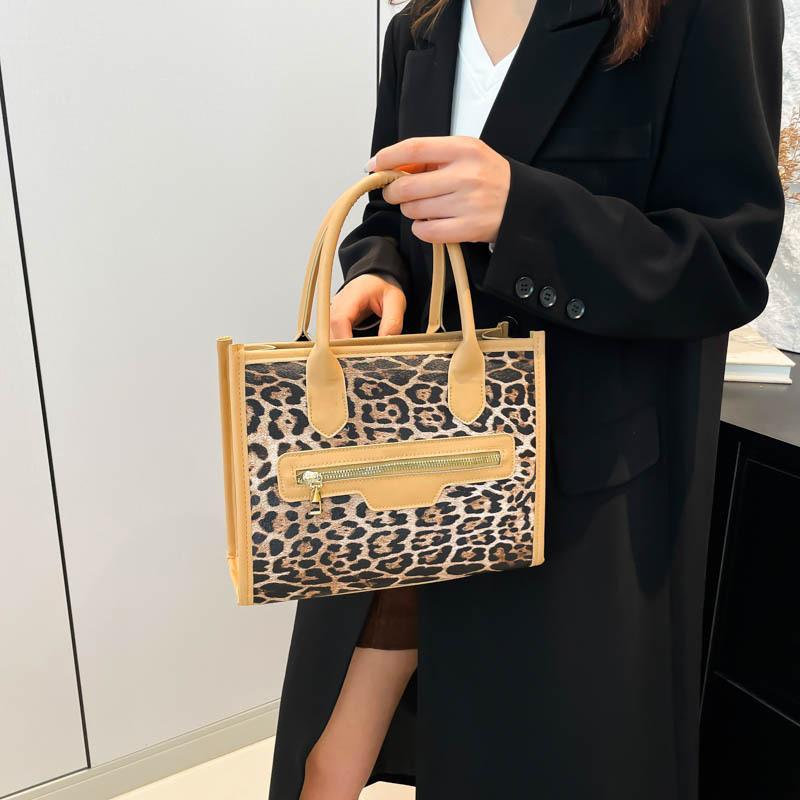 Stylish And Spacious Pu Leopard Print Crossbody Bag For Women Perfect For Outfits Casual