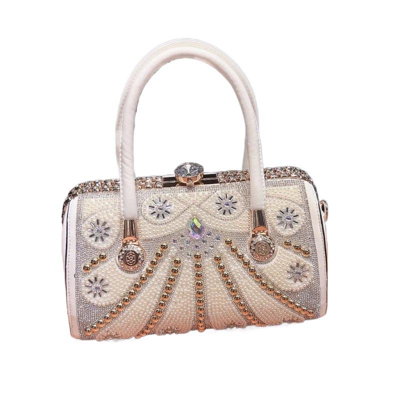 Bolso bandolera de un solo hombro con tachuelas de diamantes de moda nuevo de 2024