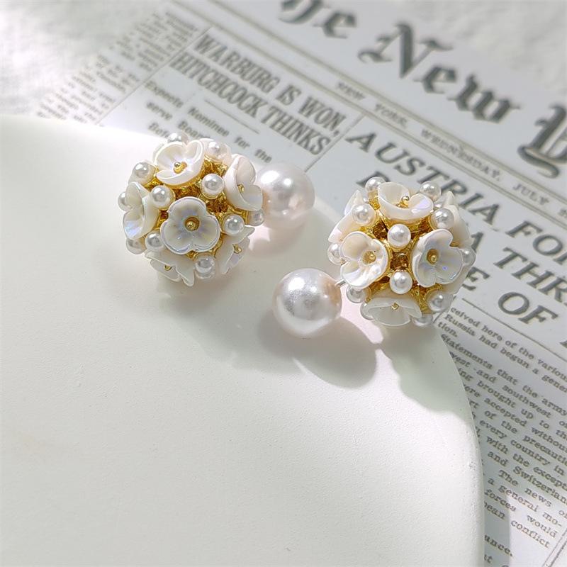 Elegante Imitationsperlen-Ohrstecker für Damen, doppelseitig, weiße Muschelperlen, exklusiver Ohrschmuck für Party und Bankett