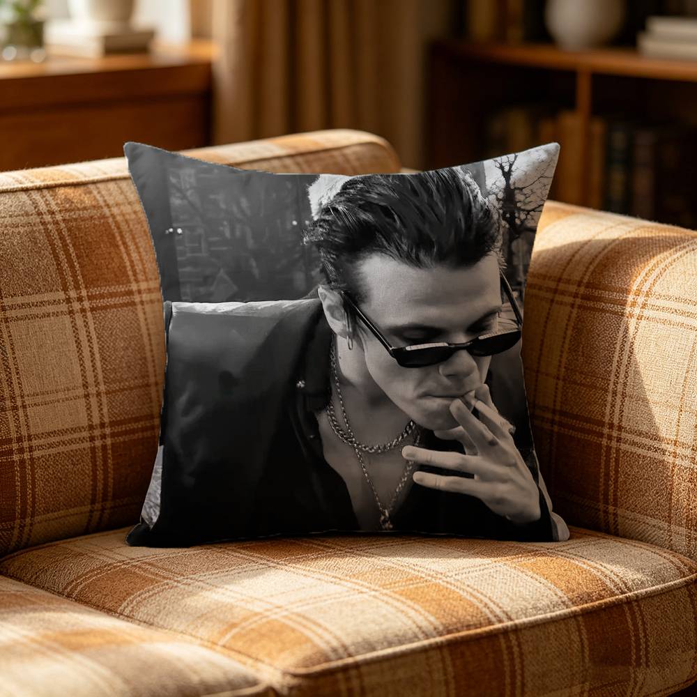 Hot Singer YUNGBLUD Idols Sleek and Sophisticated Pillow Case Cushion Cover Throw Pillow Case For Car Sofa