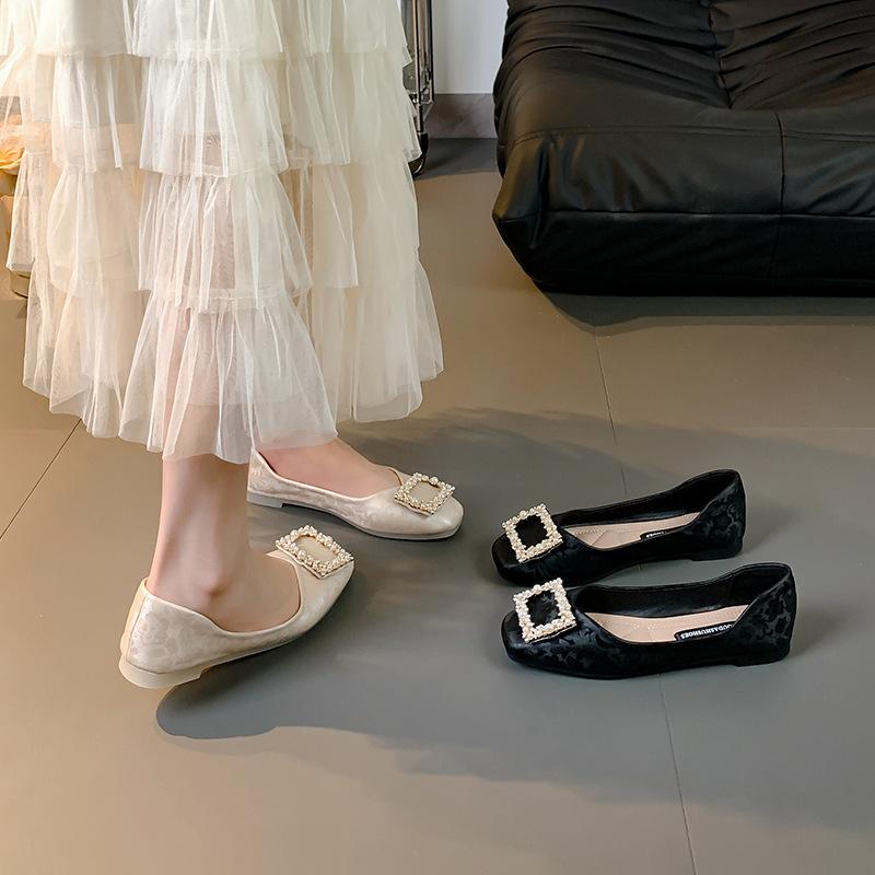 Pearl Xiaoxiangfeng Thick Heel Medium Heel Single Shoes Women's 2025 New Low Heel Versatile Summer Large Size Women's Shoes 41-43