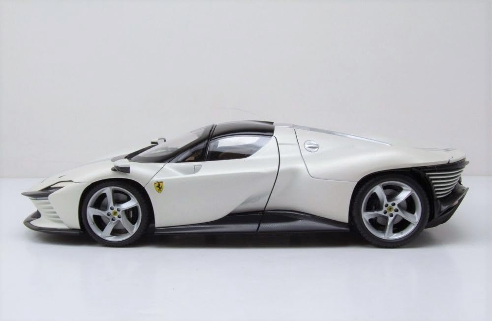 Bburago Signature 1/18 Ferrari Daytona SP3 (White) 2022