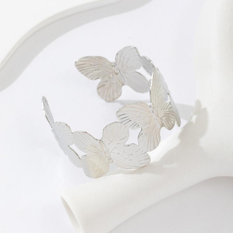 

Simple Gold Color Alloy Open Bangles Retro Butterfly Bracelet For Women Jewelry Trend Accessories срібний