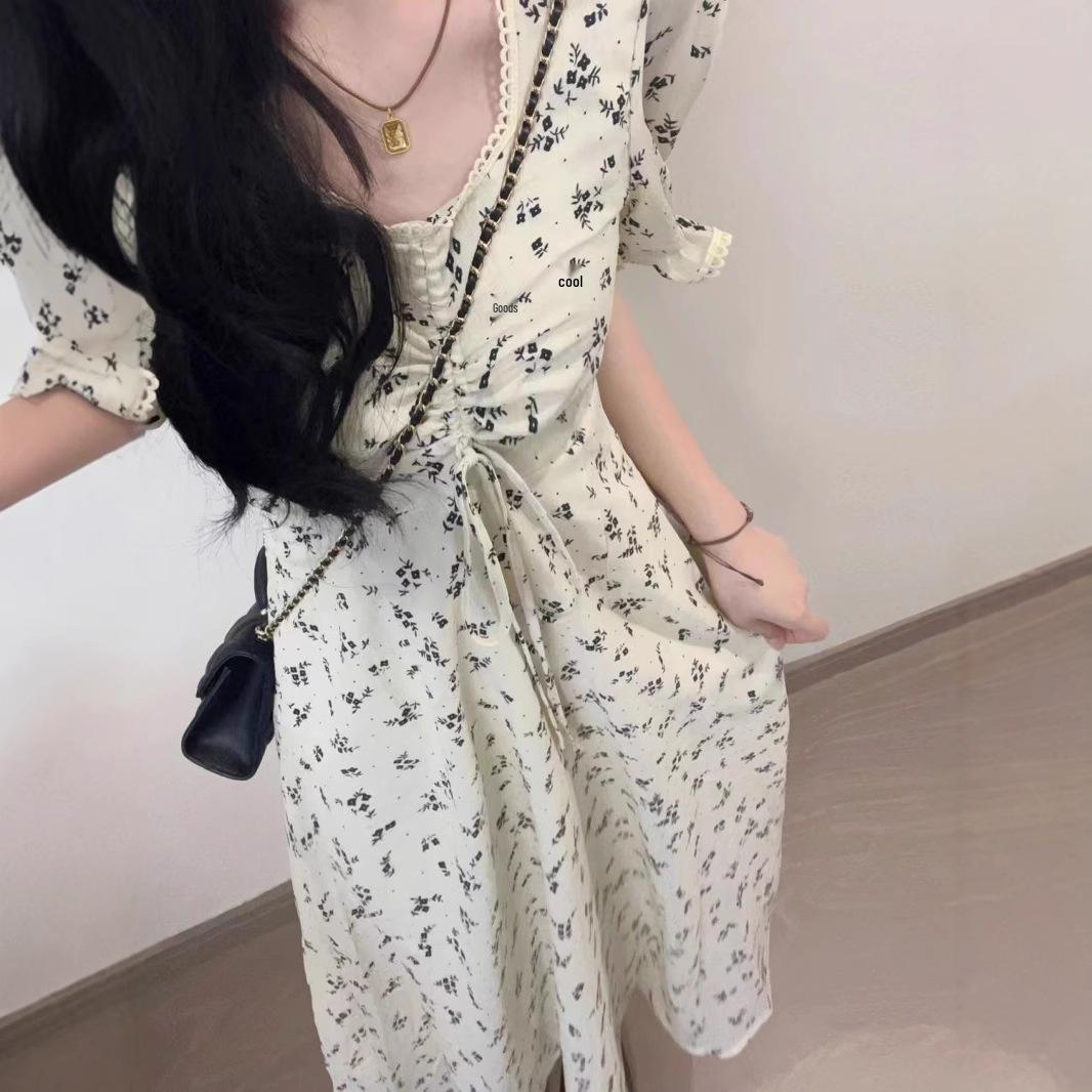 

Французское ретро платье с V-образным вырезом, цветочным принтом, драпировкой и рукавами-буфами Medium цветочный