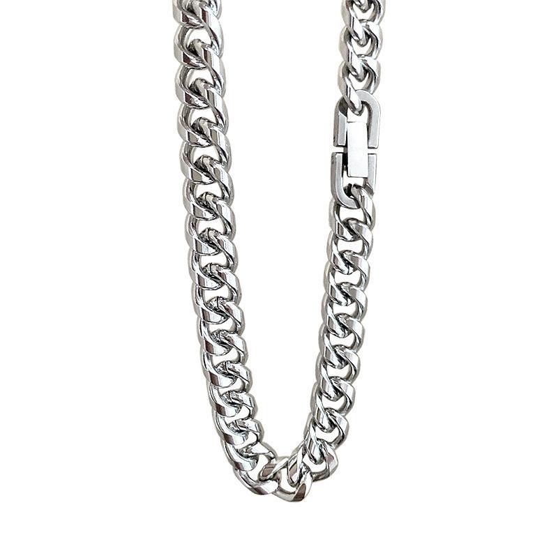 Tide Hip Hop Cuban Chain Does Not Fade Titanium Steel Necklace Boys and Girls Coarse Collarbone Chain Couple Versatile Light Luxury Cuban Chain