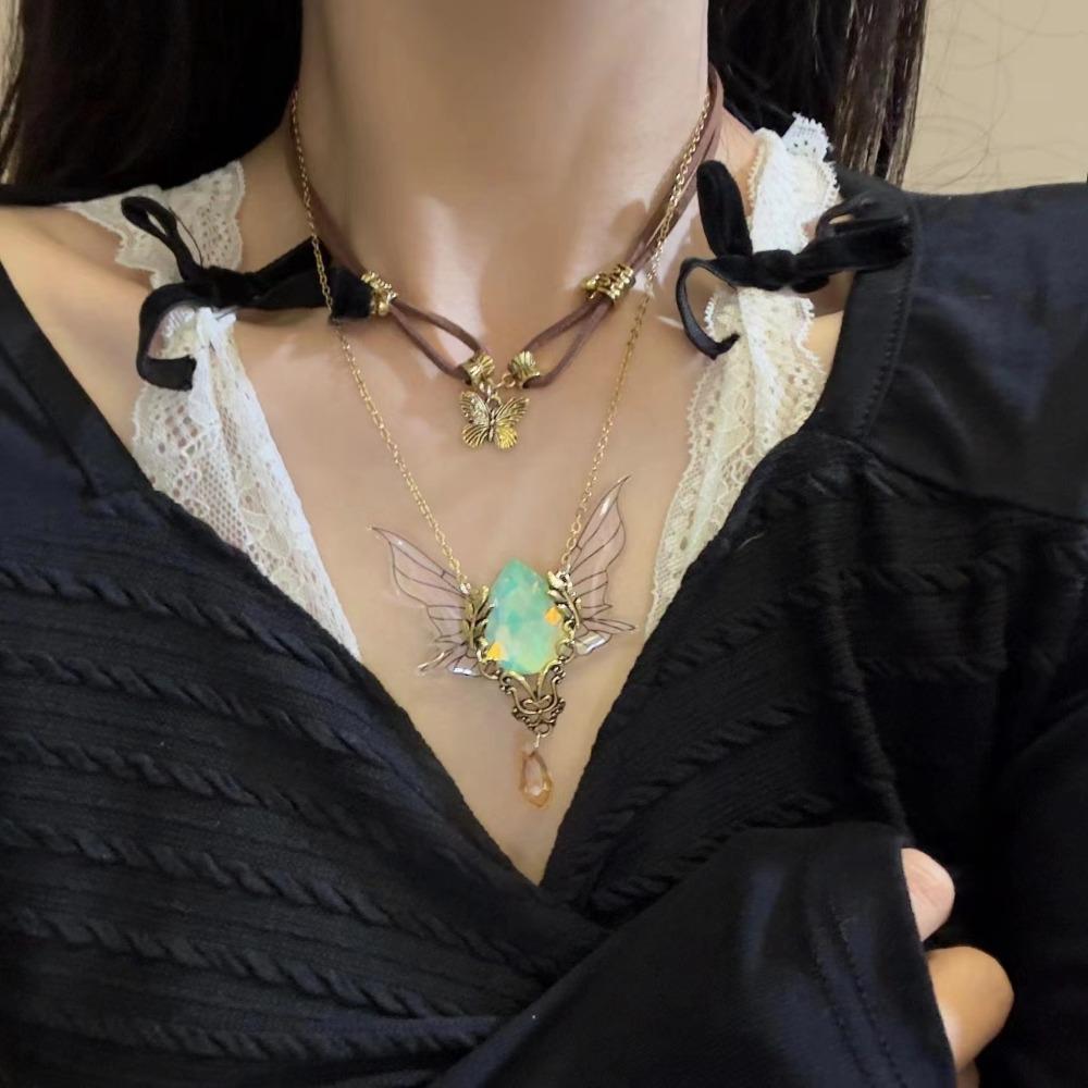 Vintage Rhinestone Wings Necklace Double Layer Clavicle Chain Sweet Butterfly Stacking Choker Gift