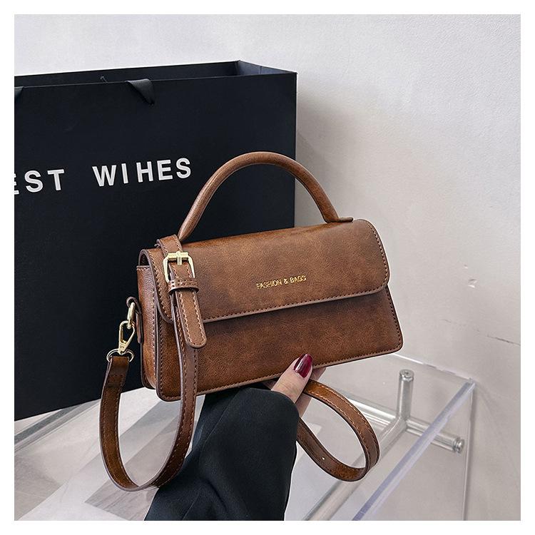 

2024 Новая маленькая сумка в стиле ретро, ​​женская модная повседневная сумка через плечо, текстурированная простая женская ручная маленькая квадратная сумка чёрный