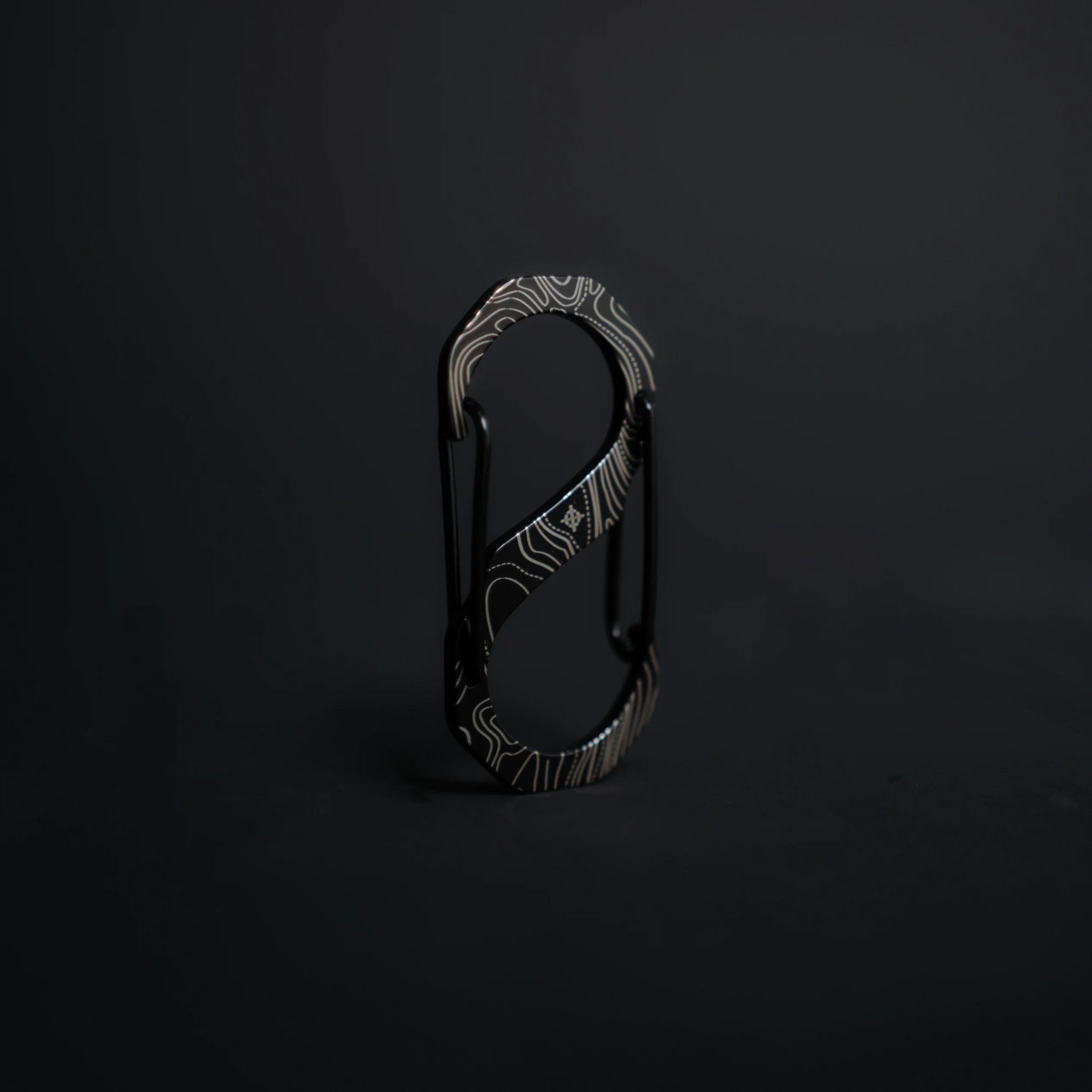 Good Quality Outdoor Multifunction S Shaped Backpack Hanging Hook Tactical Techwear Metal Keychain Carabiner