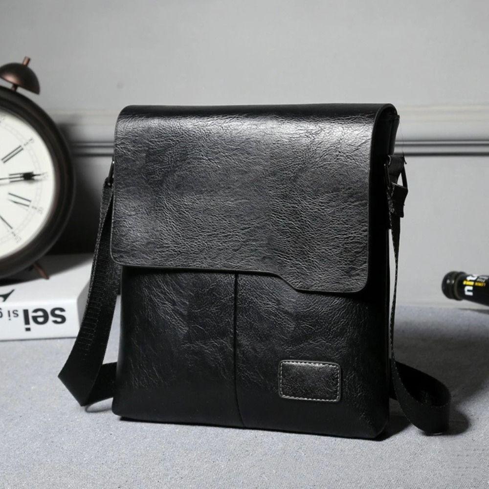 2024 Sacoche décontractée pour homme Sac à main grande capacité pour homme Sacs à bandoulière en cuir PU Sacoche d'affaires Sac bandoulière vintage