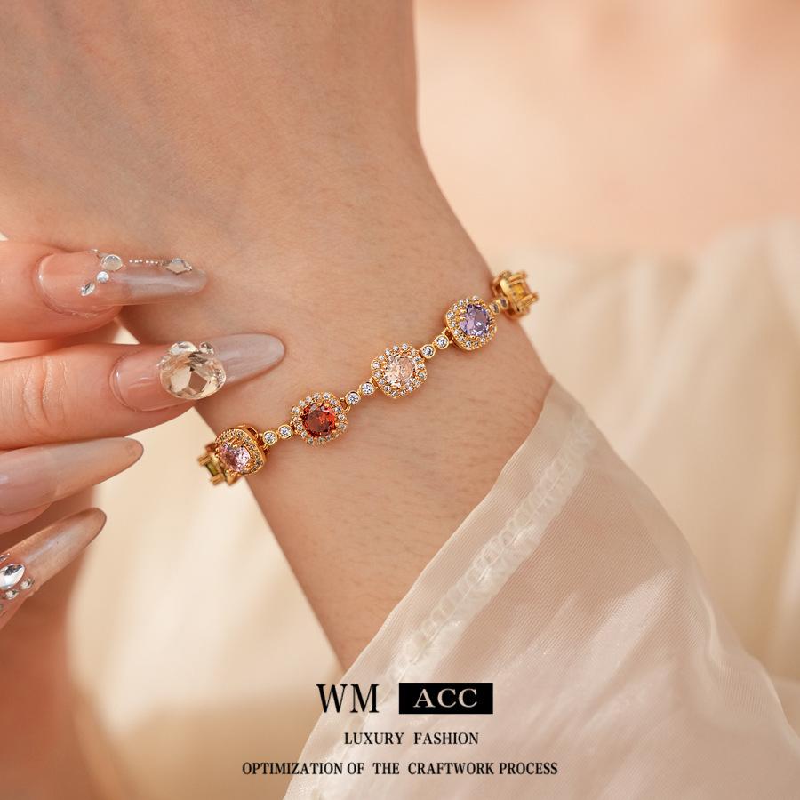 Medieval Vintage Zircon Square Buckle Bracelet Light Luxury High-end Bracelet Design Niche Exquisite Jewelry