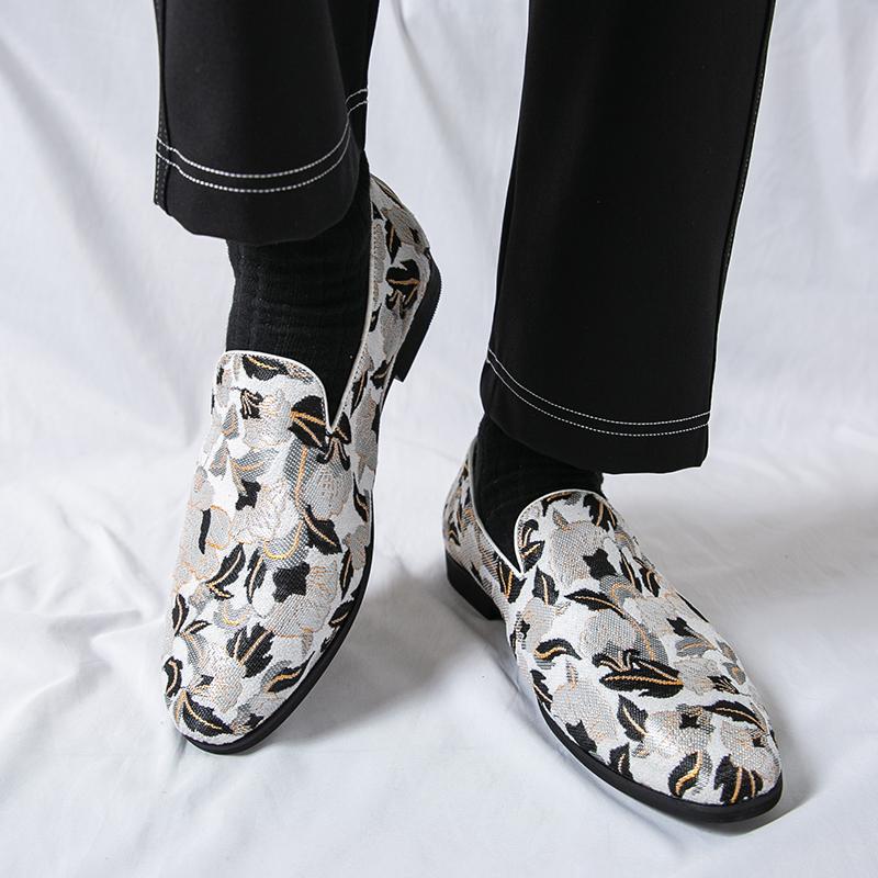Men’s Printed Flats Loafers Dress Monks Shoes Men Slip on Pointed Toe Tuxedo Rock Club Shoes Plus Size