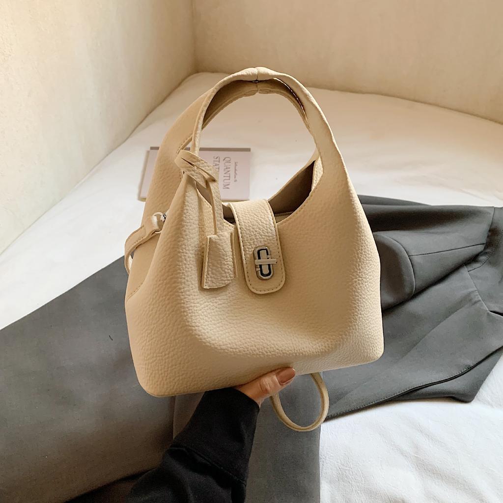 Fashionable Lychee-patterned Vegetable Basket Bag, Trendy and Stylish for Daily Commuting, Slouchy Bucket Bag