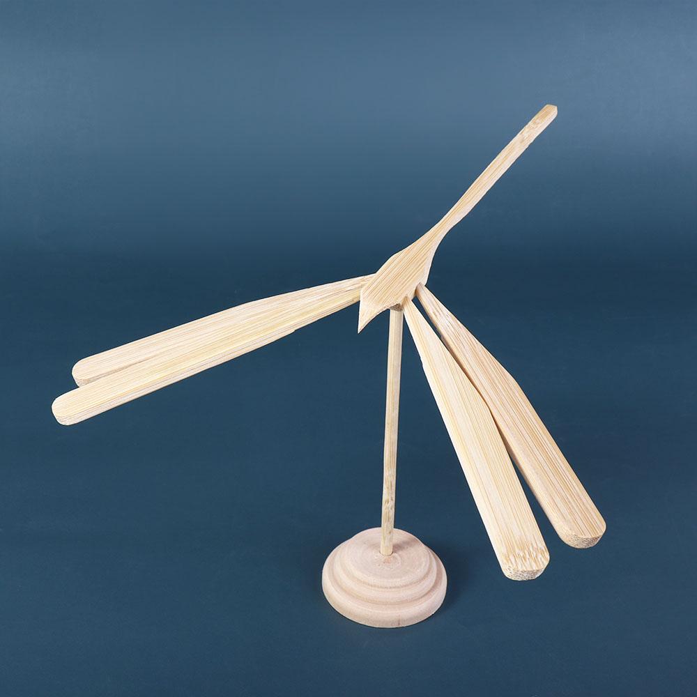 Ausbalancierte Bambuslibelle Holzpfeil Flugspielzeug Balance Libelle Spielzeug Wissenschaftliches Ausstellungsmodell