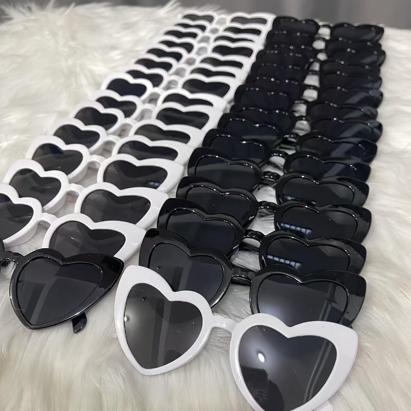 15 Black Heart-Shaped Glasses + 15 White Heart-Shaped Glasses Bridal Groom Bridesmaid Supplies for Wedding Party