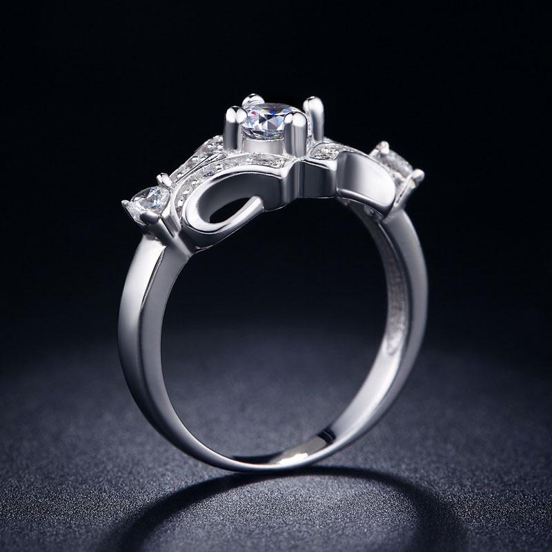 Elegant Women Round Cut Luxurious Crystal Ring For Wedding And Engagement