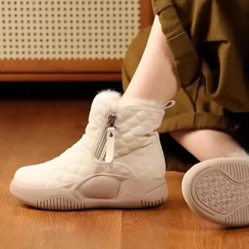 

Модная женская обувь 2024 года, новые женские ботинки на платформе с боковой молнией, зимние ботинки с круглым носком, плюшевый флис для тепла, однотонные короткие зимние ботинки-бочонки 39 покинуть белый