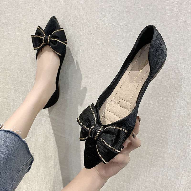 Single shoes women's spring and autumn 2025 new Korean version versatile fashion shallow mouth pointed flat shoes Doudou shoes maternity shoes